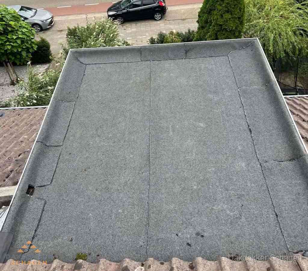 Dakbedekking schuur met bitumen in Schagen